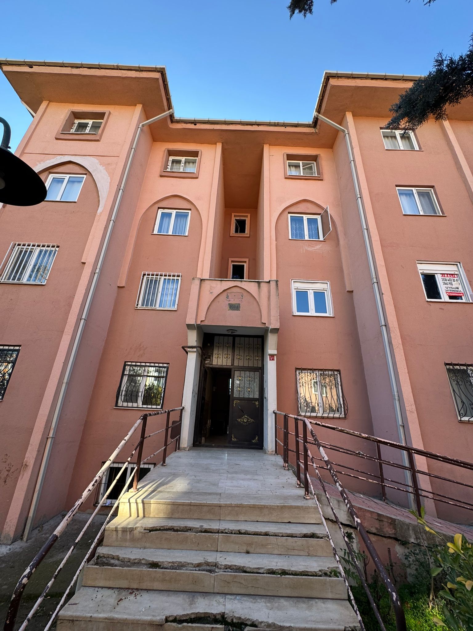 KAYA EMLAK'TANÜÇKUYULARDA  ACİL SATILIK 2+1 DAİRE